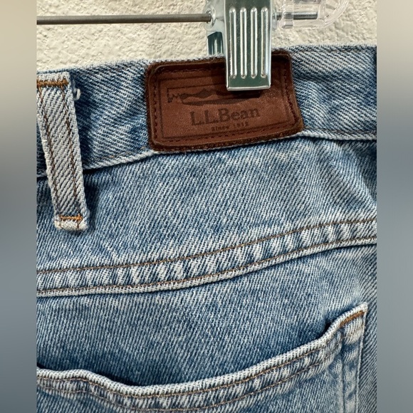 L.L. Bean Relaxed Fit Light Blue Wash Worn-In Distressed Jeans Size 44x29 - Picture 12 of 16
